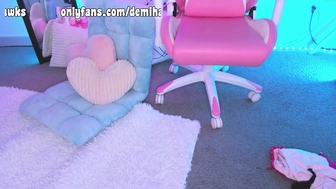 demihawks chaturbate Lustful nipple presses the vagina