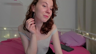 curly_ginny chaturbate Shy Mummy Twirling Elastic Ass