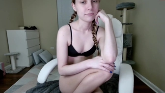 lily_brooke chaturbate Dark haired doll gently pulls pussy