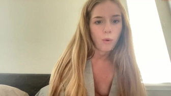 innocentfreakylittleone chaturbate Naked her booty seduces visitors