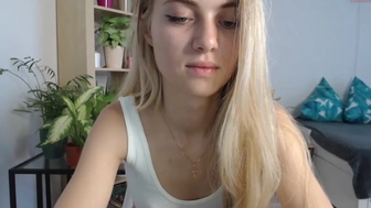 brilliantvictoria chaturbate  green haired sweater cuddles
