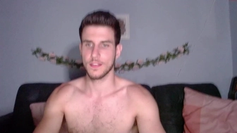 daddyblittlev chaturbate Vicious bitch pulls vagina with fingers