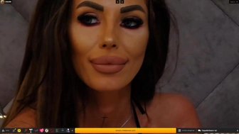 RaquelleSharon Crazy chick caresses sex lips
