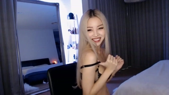 HelloKira Appetizing Shlendra mandrazz pussy