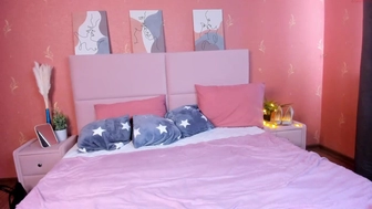 myrtlevanse chaturbate  beautiful girl with a big vagina