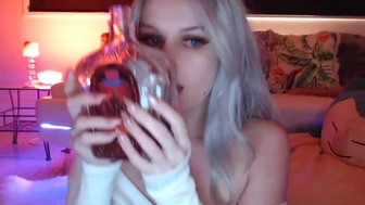 alicexmaia chaturbate Shy woman swallows rubber penis