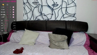 69naughty__couple69 chaturbate Attractive babe shows shaved holes