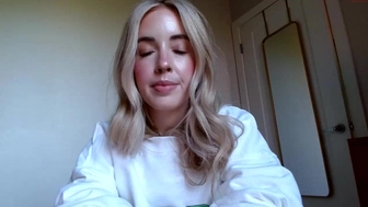 vegansoda chaturbate Cute prostitute fingering with sex toys