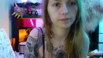 arwen_datnoid chaturbate Beautiful slut plows pussy with phallus