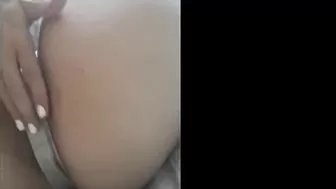 Close up Fast Clit Rubbing Masturbation in Bed Amateur Homemade Teenage GF_isamaribella_1080p