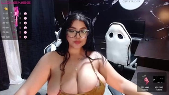 is_candy_west_ chaturbate Gorgeous teen showing off natural boobs