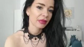 aileennxxx chaturbate Beautiful maid masturbating cunt