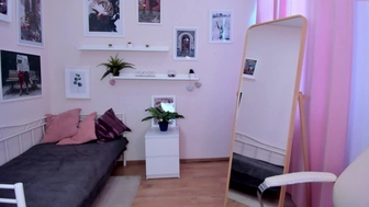 linda_hardy chaturbate Girl in stockings shows juicy ass