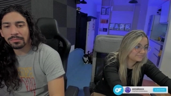 kkandcc chaturbate Cute lady gently twitches cap