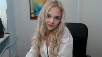 leila_il chaturbate Wonderful queen indulges in sex toy