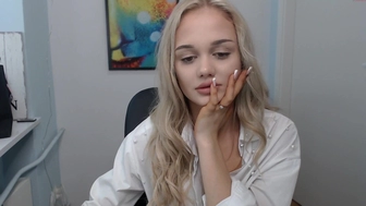 leila_il chaturbate Mature babe masturbates pussy