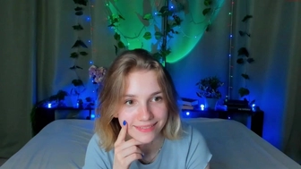 helenchristensen chaturbate Crazy Thing Sucks Dick