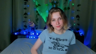 helenchristensen chaturbate  jerking on a chair