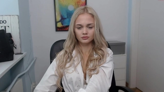 leila_il chaturbate Minx in hat caresses clit