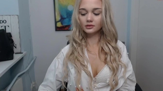 leila_il chaturbate Crazy woman erotically undressed