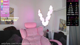 victoriahillova chaturbate Lustful plump bitch spreads her legs and jerks off her cunt