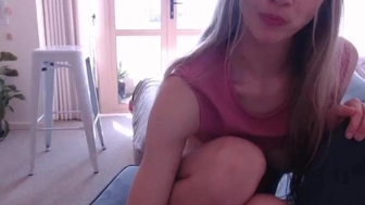 missalice_94 chaturbate  gets pleasure