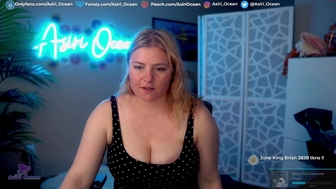 asiri_ocean chaturbate  caresses pussy in the pharmacy