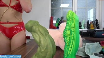 siswet19 chaturbate Black-haired curvy masturbates shaved cunt