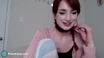 florarodgers Dark haired woman masturbates with sex toys