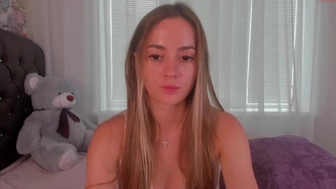 angelina_new Attractive slut dancing striptease