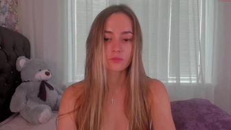 angelina_new Naughty lady shows breasts