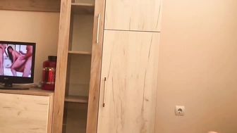 Мой GF Поймали меня Watchin Porn & Покажите мне Real ANAL QUEEN (Creampie)