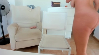 dulceyjohn Cute girl masturbates cunt at the wheel