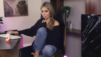 alliesynn  hot privat in cold New Year's Eve