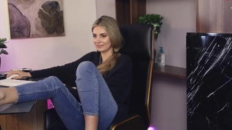 alliesynn Lustful bitches jerking off with sex toys