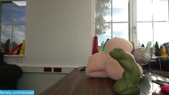 siswet19 Charming trash pulls pussy