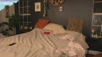 livanddrew Luxurious bitch fucks pussy with phallus