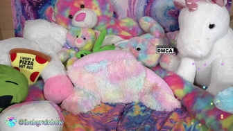 babyrainbow Cute girl twirls noble booty