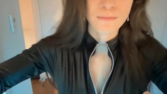 xviciouslovex Big boobed bitch licks dildo