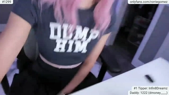 rorriegomez Breathtaking babe planting in a dildo