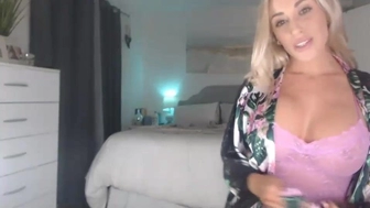 queen_bambii Experienced trash hot fucks both slits