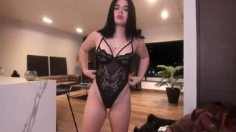 manuu_ Openwork bitch shows big tits