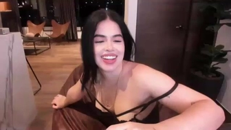 manuu_ Busty slut caresses shaved cunt