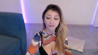 elissa25_ Ardent shlendra seduces with a huge ass