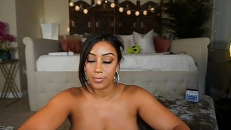 ariana_gray Beautiful chick divinely caresses charms