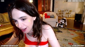yarrow  sweet babe gets an orgasm