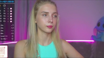 oh-honey Incendiary woman exposes big boobs