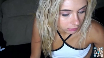 cherrishlulu49 Hot brunettes show shaved holes