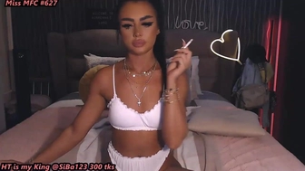 morrenna Shy doll fucks pussy with dildos