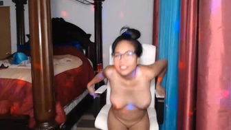 littlekai2023 Busty chick sucks dildo